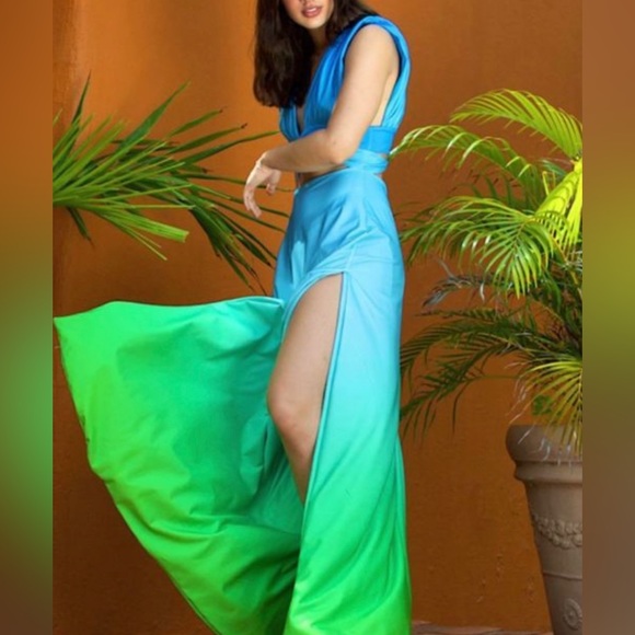 Dress - Picture 2 of 3